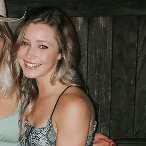 Meet your Posher, Abbey